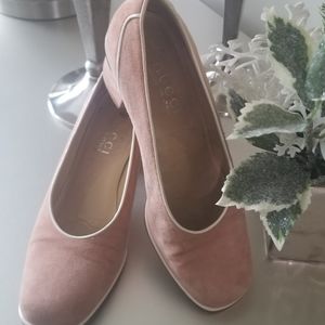Vintage GUCCI Rose Pink  suede stacked heels